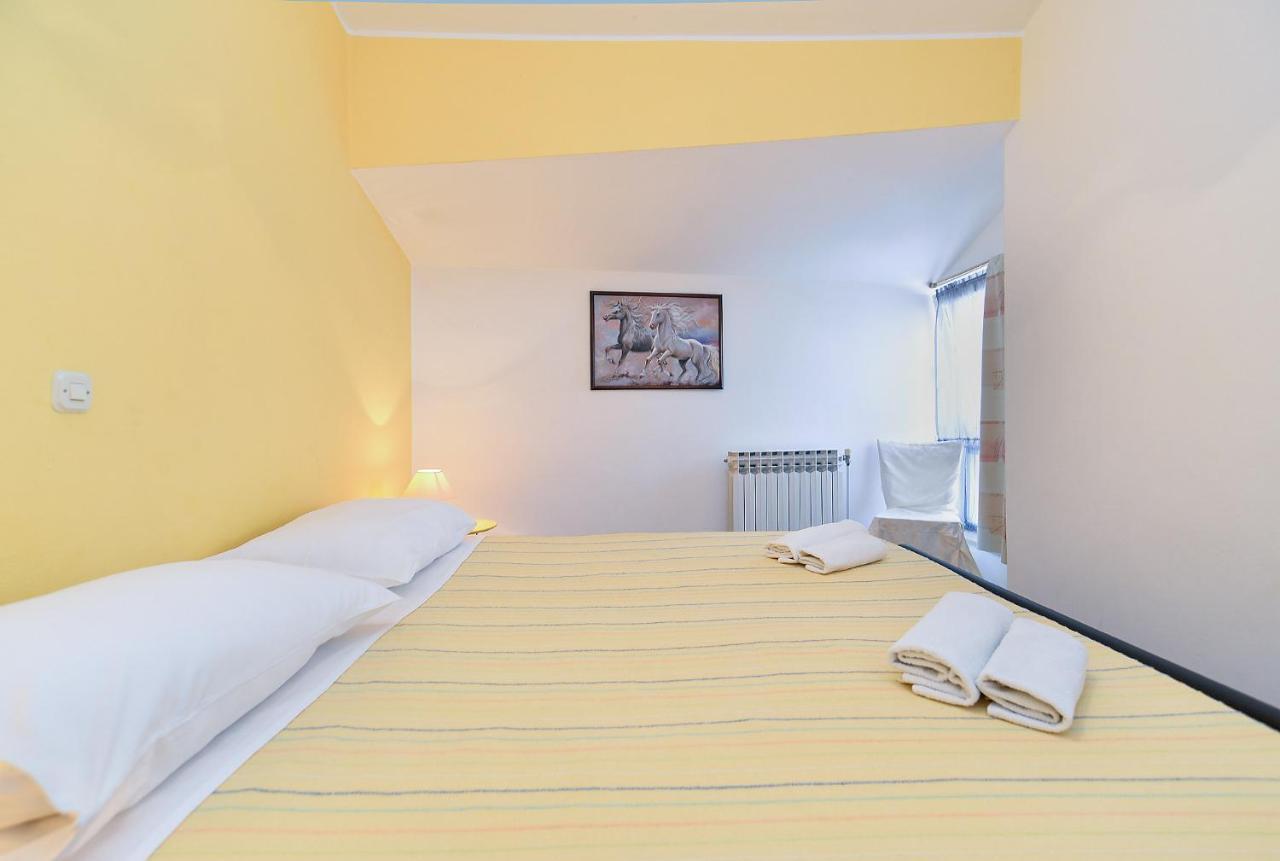 Apartments Biskupije 810 Medulin Ngoại thất bức ảnh